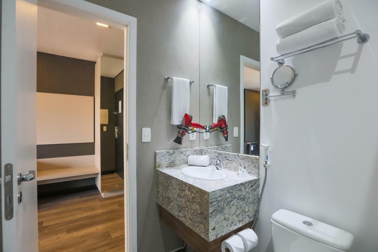 Ramada Hotel & Suites Озаску Экстерьер фото