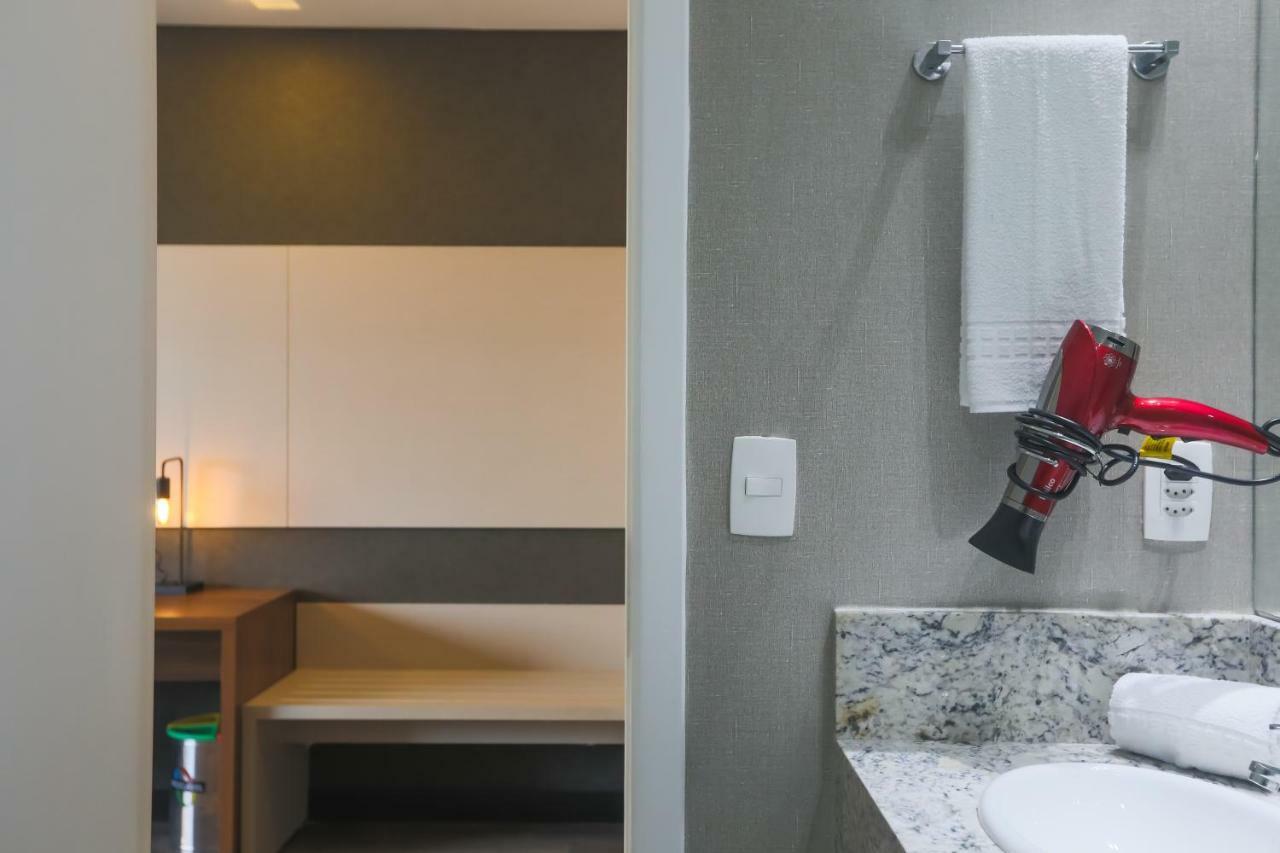 Ramada Hotel & Suites Озаску Экстерьер фото