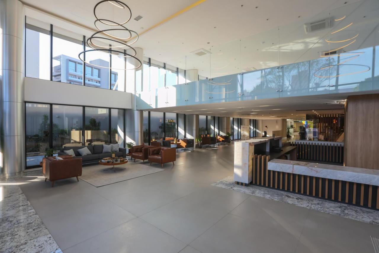Ramada Hotel & Suites Озаску Экстерьер фото