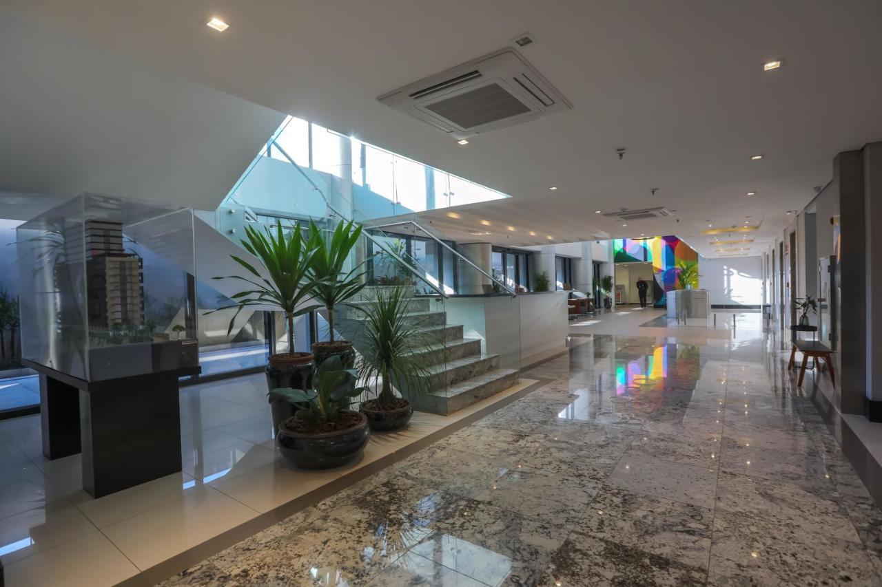 Ramada Hotel & Suites Озаску Экстерьер фото