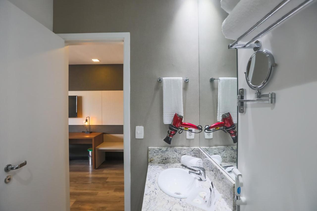 Ramada Hotel & Suites Озаску Экстерьер фото